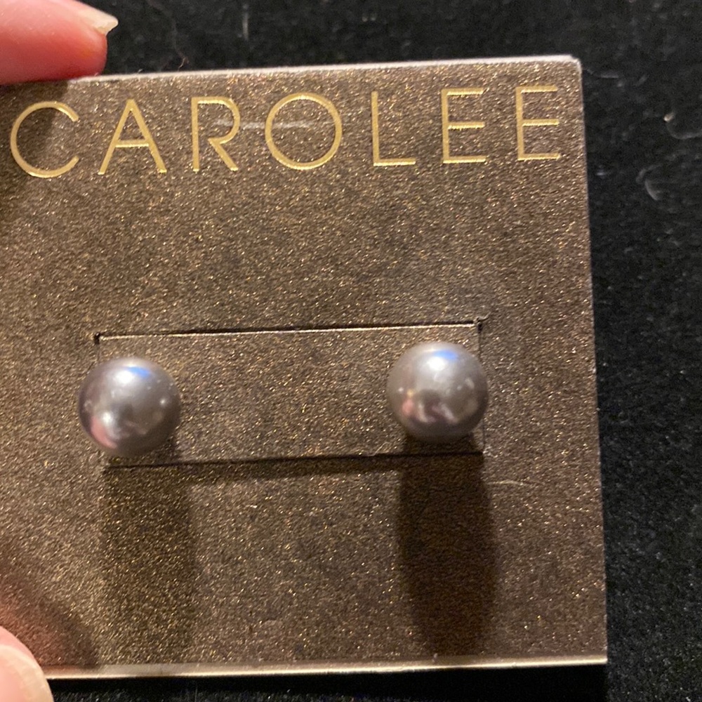 NWT Carolee brand stud earrings